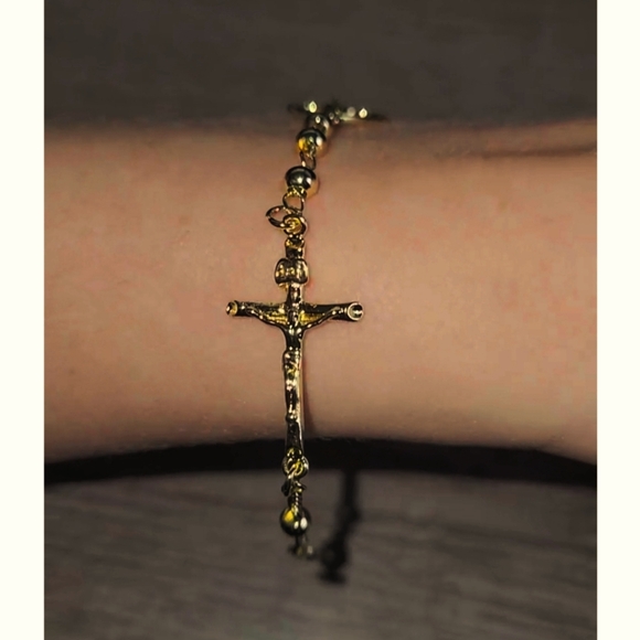 Chic Gold Heart Rosary Bracelet - Picture 1 of 10
